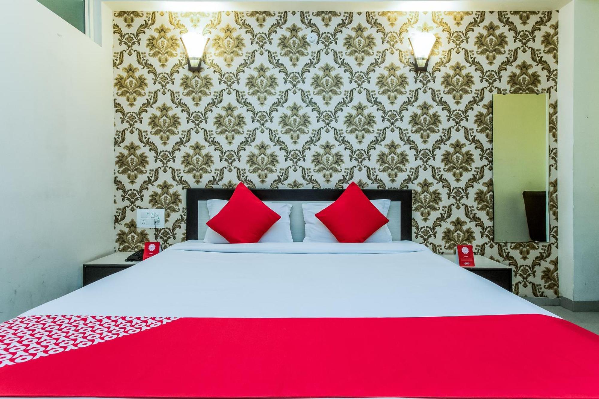 Hotel Super Collection O Prithviraj Indore